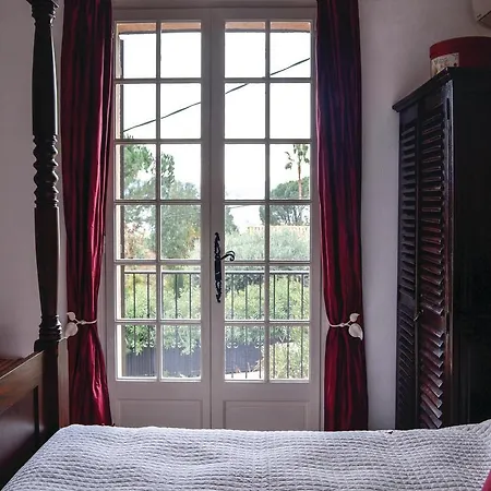 Four-bedroom In アパート *