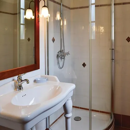 アパート Four-bedroom In