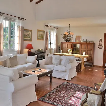 Four-bedroom In Apartment *